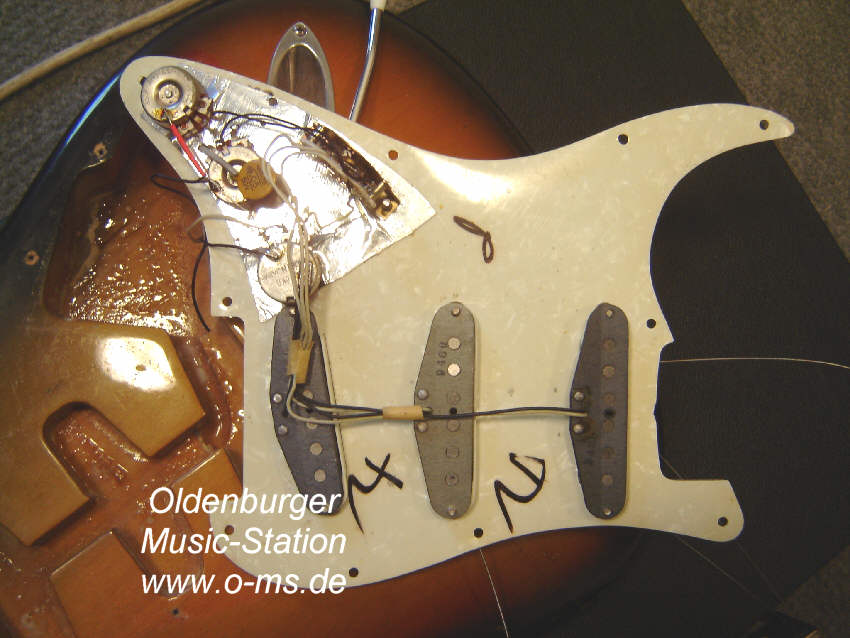 Fender Stratocaster 1970 sunburst e.jpg